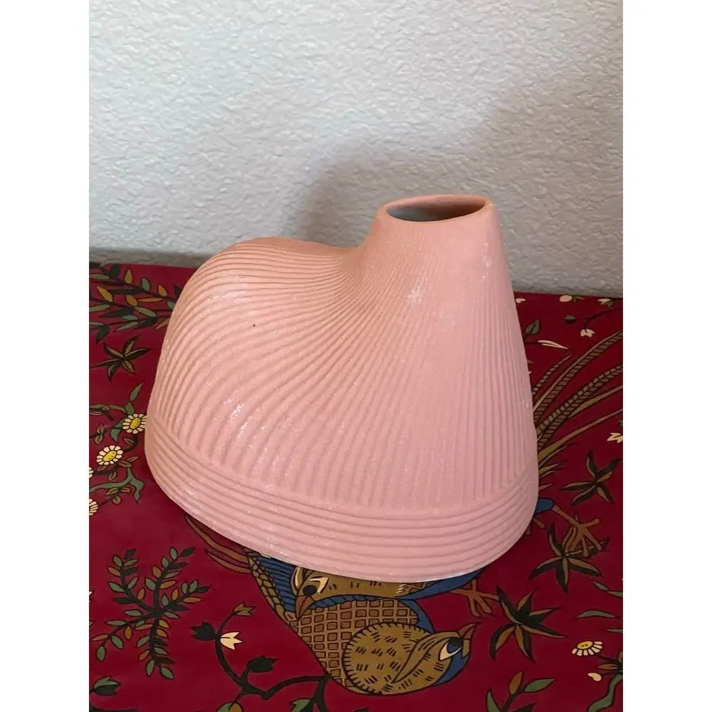 Ribbed terracotta Clay Vase